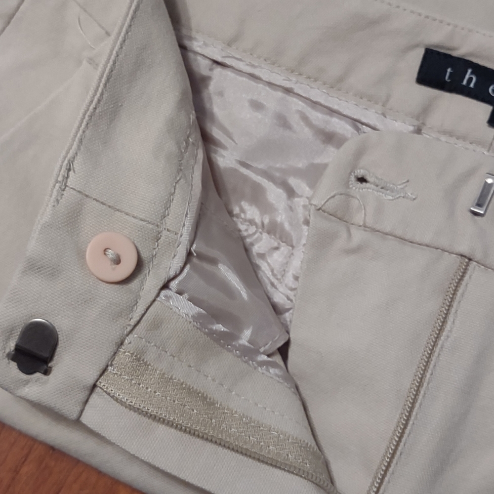 Theory Palmer Khaki Bermuda Shorts - Picture 5 of 7